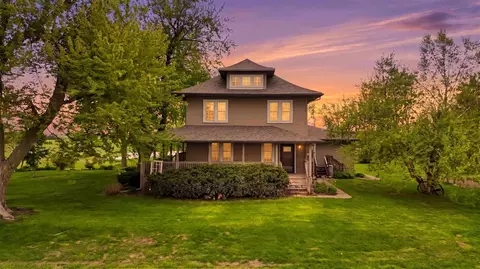 3271 V Ave, Wellman, IA 52356