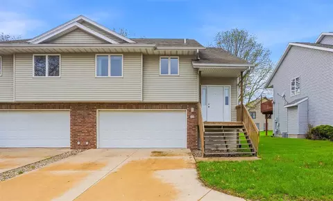50 Shannon Dr, North Liberty, IA 52317