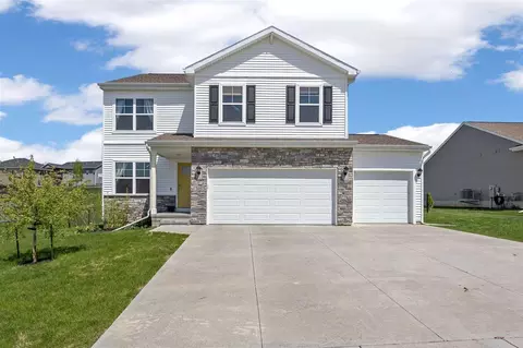 305 Dawson Dr, West Branch, IA 52358