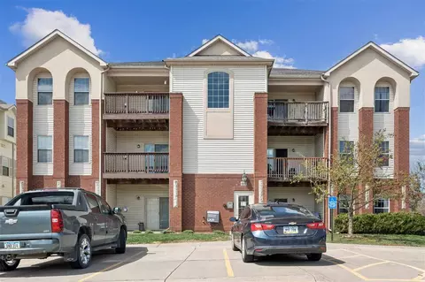 805 Blue Sky Dr, North Liberty, IA 52317
