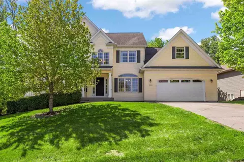 2002 Glen Oaks Rdg, Coralville, IA 52241