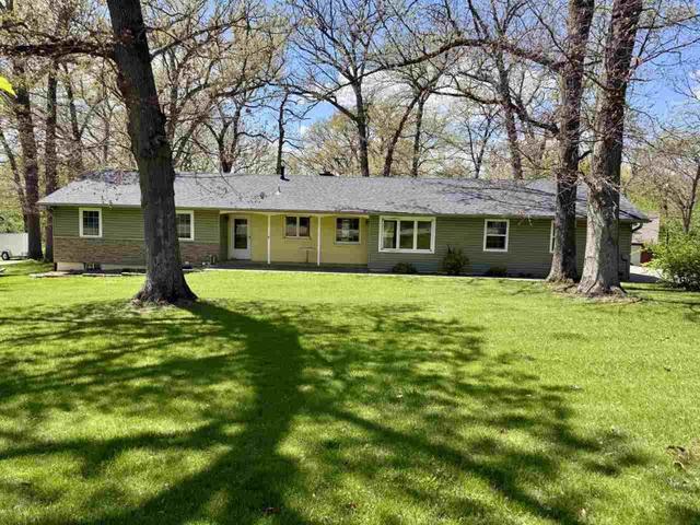 4261 Oak Leaf Ln, Iowa City, IA 52240