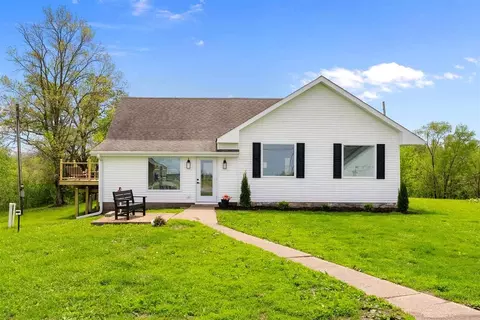 21202 180th Ave, Yarmouth, IA 52660