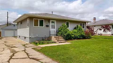 606 Keokuk Ct, Iowa City, IA 52240