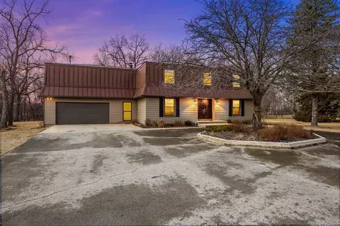 5297 Sand Rd SE, Iowa City, IA 52240