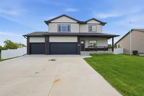 903 Carl Ct, Solon, IA 52333