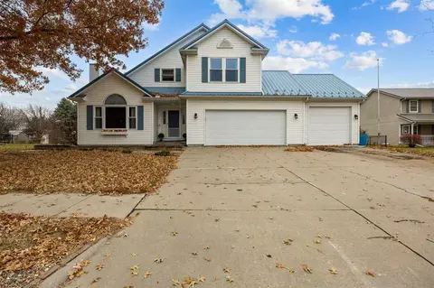834 1st Pl, Kalona, IA 52247