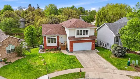 7 Ambrose Ct, Coralville, IA 52241