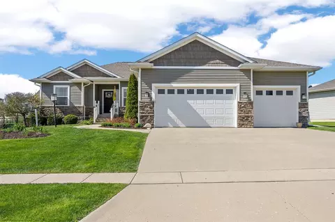 465 Carlyle Dr, North Liberty, IA 52317