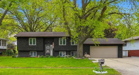 1005 16th Ave, Coralville, IA 52241