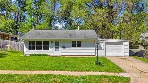 1317 Franklin St, Iowa City, IA 52240