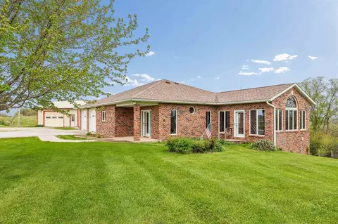 2686 H Ave, Williamsburg, IA 52361