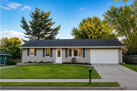 226 Oberlin St, Iowa City, IA 52245