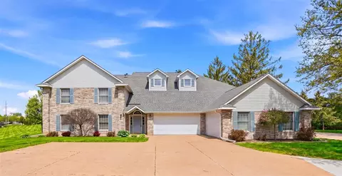 2303 Willowbrooke Ln, Iowa City, IA 52246