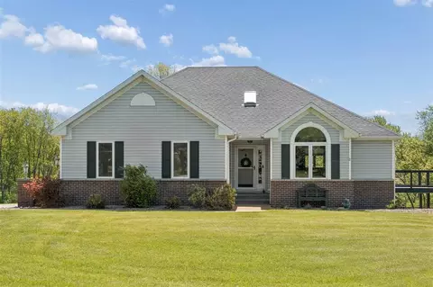 3313 Cedar Hill Dr, Solon, IA 52333