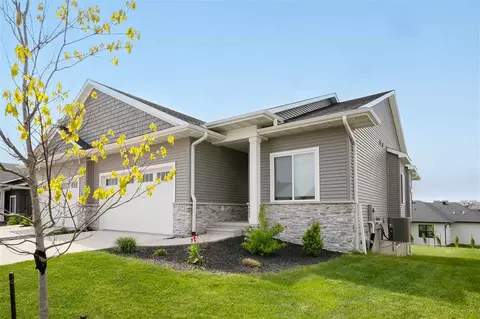 1275 Berkshire Ln, North Liberty, IA 52317