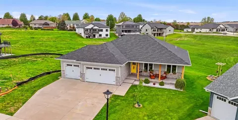 7 Serenity Cir, West Branch, IA 52358