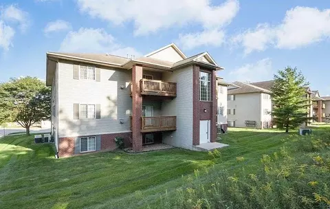 2268 Holiday Rd, Coralville, IA 52241