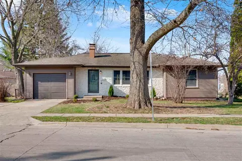 1718 Highland Ave, Iowa City, IA 52240