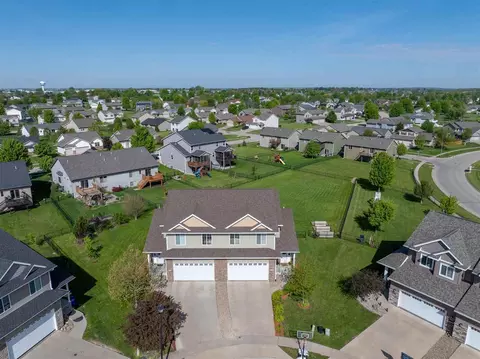 10 Ash Ct, North Liberty, IA 52317