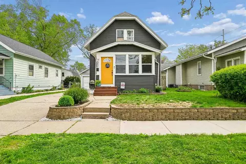 921 NW H Ave, Cedar Rapids, IA 52405