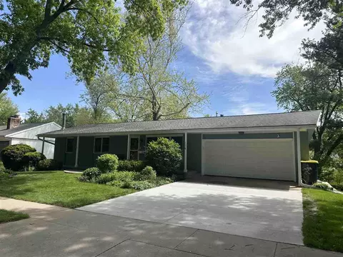 174 Shrader Rd, Iowa City, IA 52245