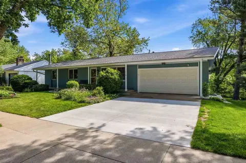 174 Shrader Rd, Iowa City, IA 52245