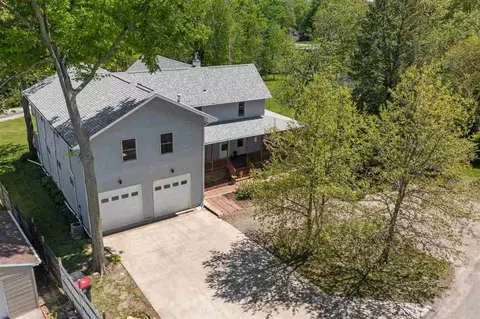 1828 NE Shady Ln, North Liberty, IA 52317