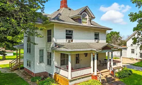 605 Williams, Victor, IA 52347