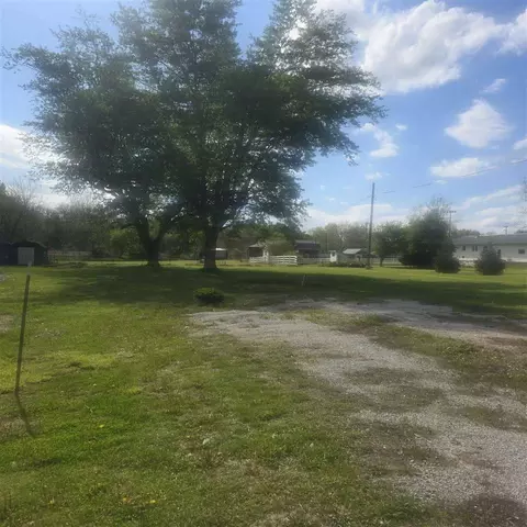 111 N High Ave, Oxford, IA 52322