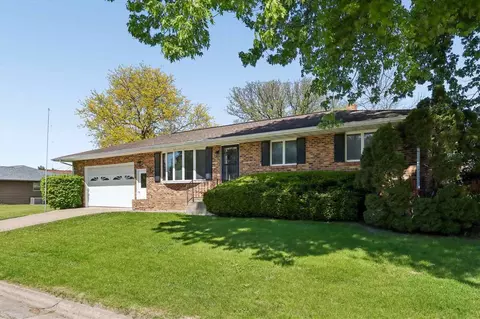 604 Main St, Victor, IA 52347