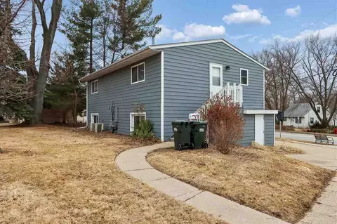 1928 F St, Iowa City, IA 52240