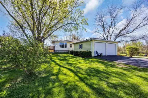 Exterior - 1770 Vavra Dr, Ely, IA 52227 photo 4 of 7