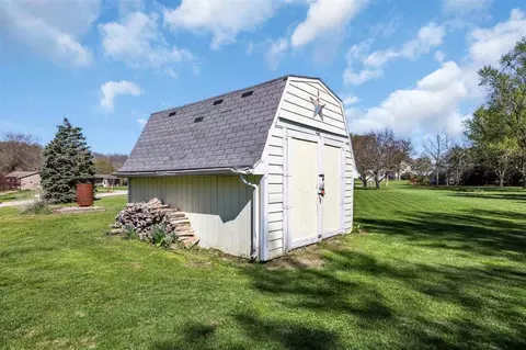 Exterior - 1770 Vavra Dr, Ely, IA 52227 photo 3 of 7