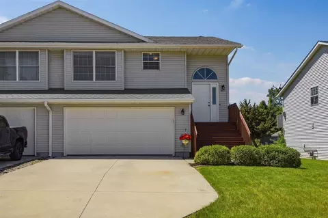 647 Andy Ct, North Liberty, IA 52317