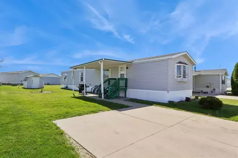 1249 Huron Dr, Marion, IA 52302