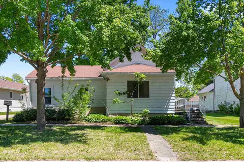 106 Mulberry St, Tipton, IA 52772