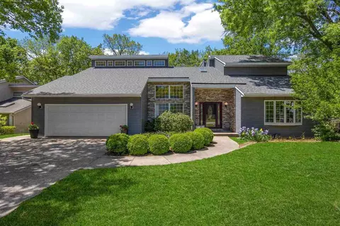 317 N 7th Ave, Iowa City, IA 52245