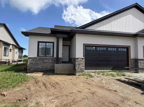 1270 Berkshire Ln, North Liberty, IA 52317