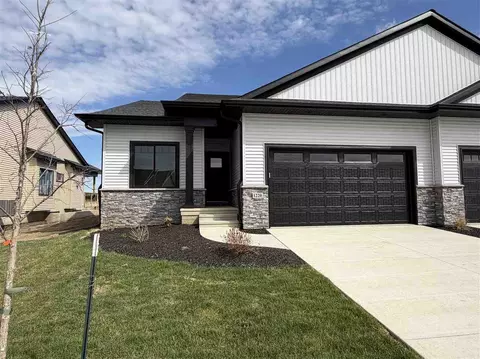 1270 Berkshire Ln, North Liberty, IA 52317