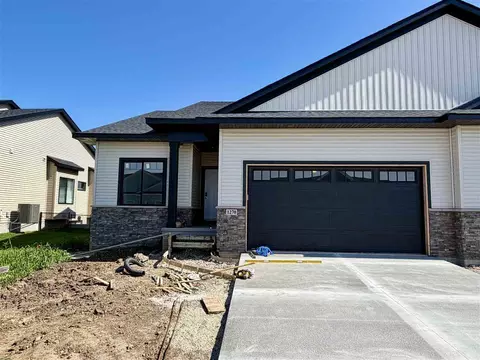 1270 Berkshire Ln, North Liberty, IA 52317