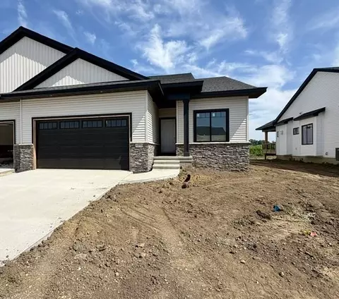 1272 Berkshire Ln, North Liberty, IA 52317