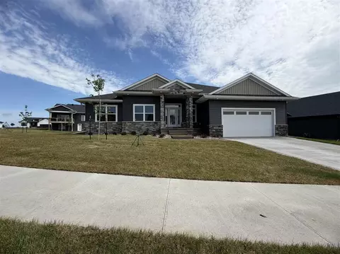 1272 Berkshire Ln, North Liberty, IA 52317