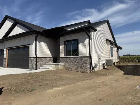 1272 Berkshire Ln, North Liberty, IA 52317