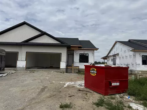 1272 Berkshire Ln, North Liberty, IA 52317