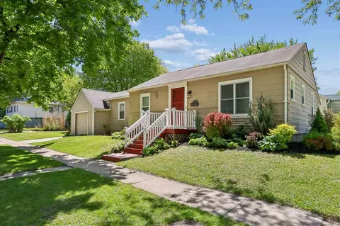 1601 Center Ave, Iowa City, IA 52240