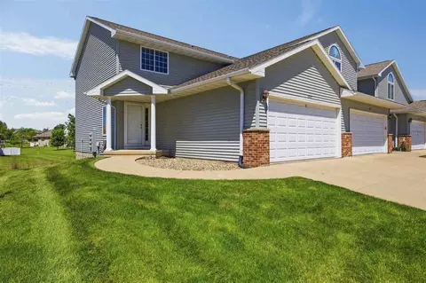 2605 Greenway Ct, Marion, IA 52302