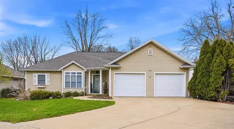 1014 E Jefferson St, Washington, IA 52353