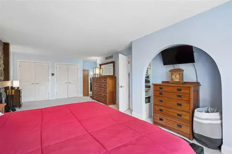 Bedroom - 10611 Hawks Haven Rd, Cedar Rapids, IA 52411 photo 3 of 5