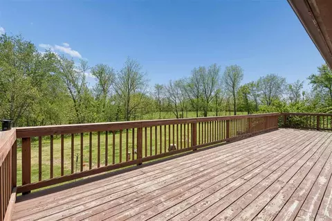 Exterior - 10611 Hawks Haven Rd, Cedar Rapids, IA 52411 photo 4 of 15